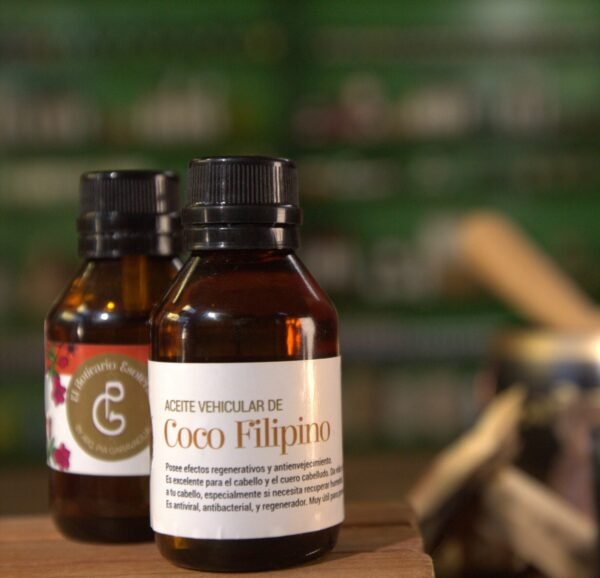 Posee efectos regenerativos antienvejecimiento. Es excelente para cabellos y el cuero cabelludo. Da vida a tú cabello, especialmente si necesita recuperar la humedad . Es antiviral, antibacterial, y regenerador.