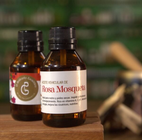 Ideal para rostro y pieles secas. Impide y diminuye el envejecimiento. Ricoen vitamina A, C, E. Atenúa las arrugas, mejora las cicatrices, nutritivo.