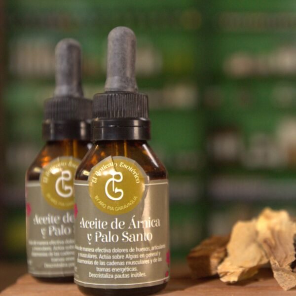 "Equilibrio y sanación en cada gota: árnica para el cuerpo, palo santo para el alma."