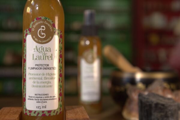 Agua de Laurel