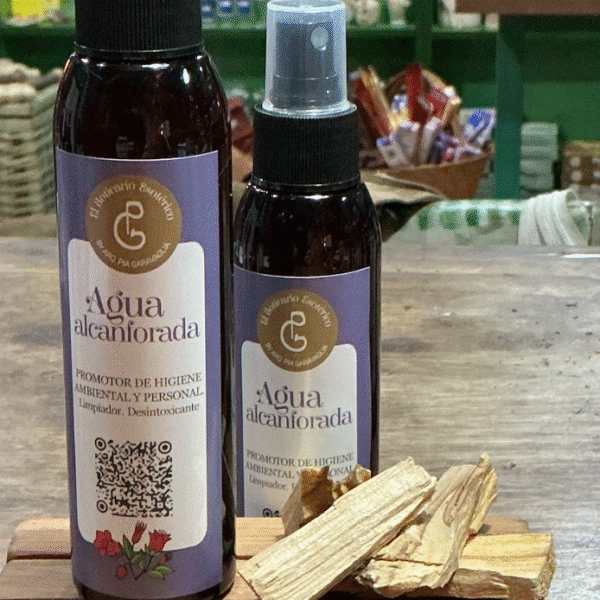 Agua Alcanforada