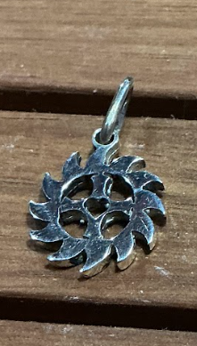 Cruz orlada chica 1,4 cm diámetro, plata 9253