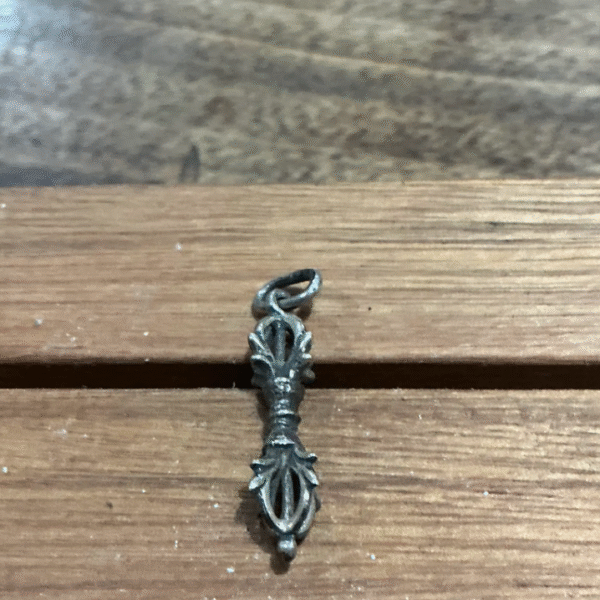 Dorge plata 925. 2 cm alto.