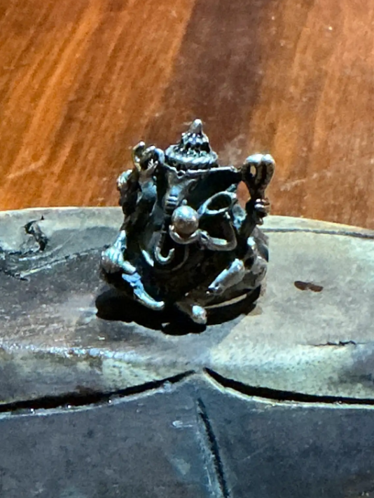 Importante Anillo Ganesh plata 925